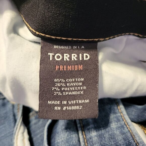 Torrid premium sky high skinny crop capris - Picture 5 of 10